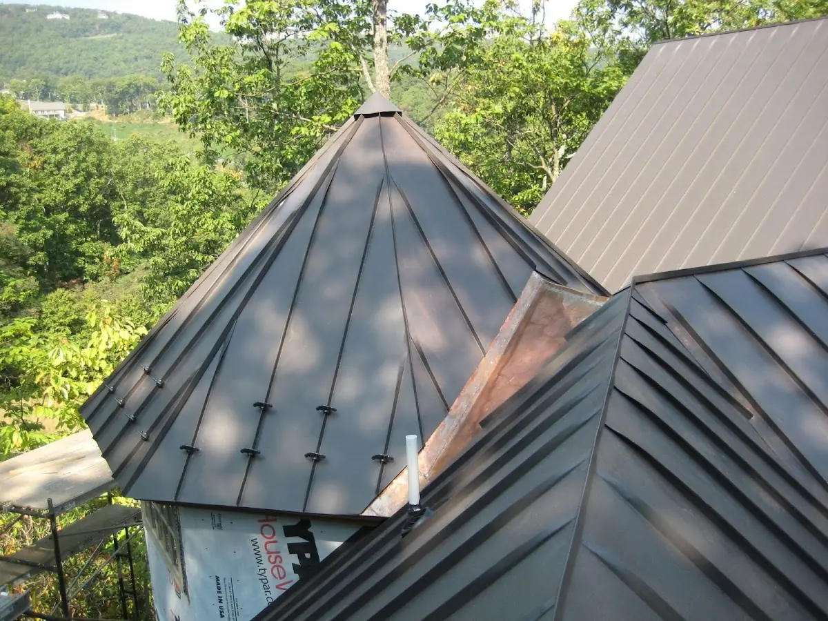 Professional Roof Tarp Installation by Craftsman Roofing in Northeast Santa Monica
